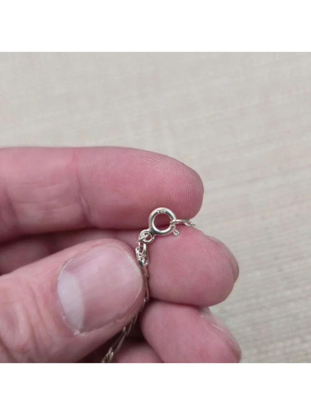 15.5 Inch Sterling Silver Figaro Chain with Abstract Leaf Pendant Necklace A7411 - Picture 5 of 7